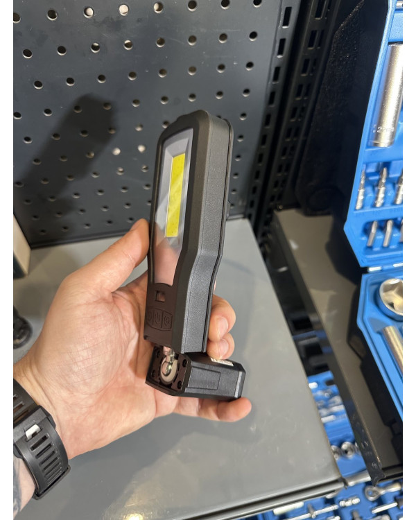 Ліхтар світлодіодний з базою 550 люмен, магніт, HOEGERT, HT1E408