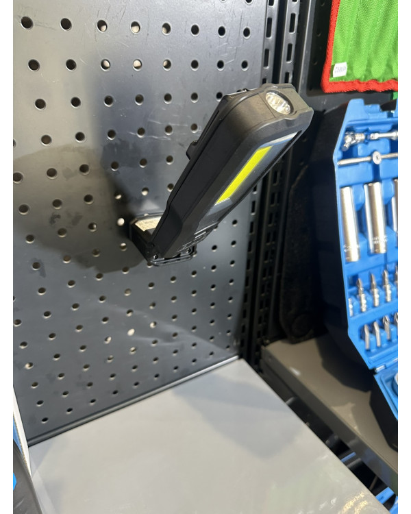 Ліхтар світлодіодний з базою 550 люмен, магніт, HOEGERT, HT1E408