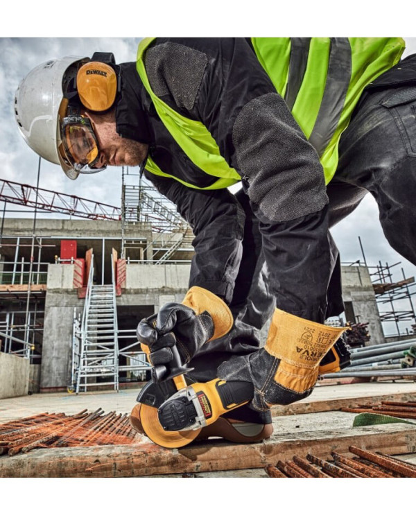 Шлифмашина угловая - болгарка аккумуляторная бесщёточная DeWALT DCG405P2