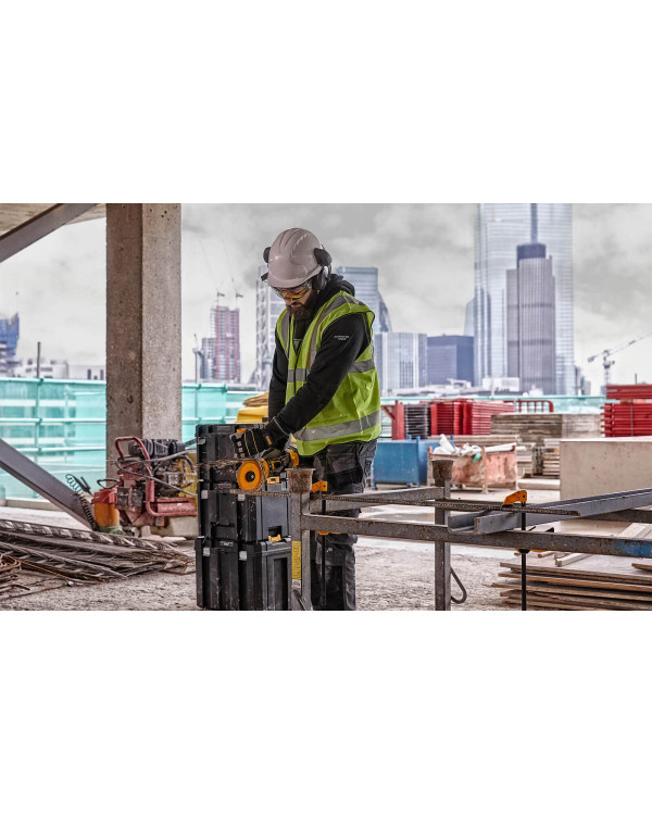 Шлифмашина угловая - болгарка аккумуляторная DeWALT DCG418N Шлифмашина угловая - болгарка аккумуляторная DeWALT DCG418N